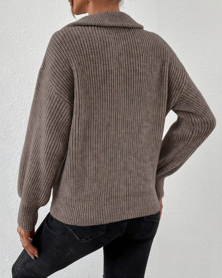 Brun chunky striktrøje set bagfra