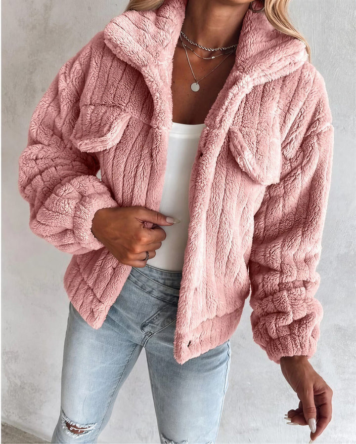 Oversized Teddyjakke Dame med Brystlommer i pink set forfra
