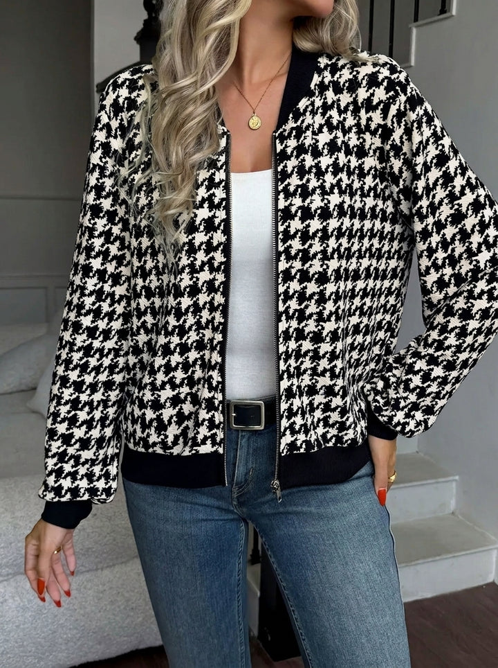 Bomberjakke Dame med Houndstooth Mønster og Ribkanter i sort set forfra