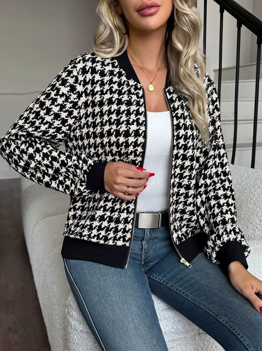 Bomberjakke Dame med Houndstooth Mønster og Ribkanter i sort set bagfra