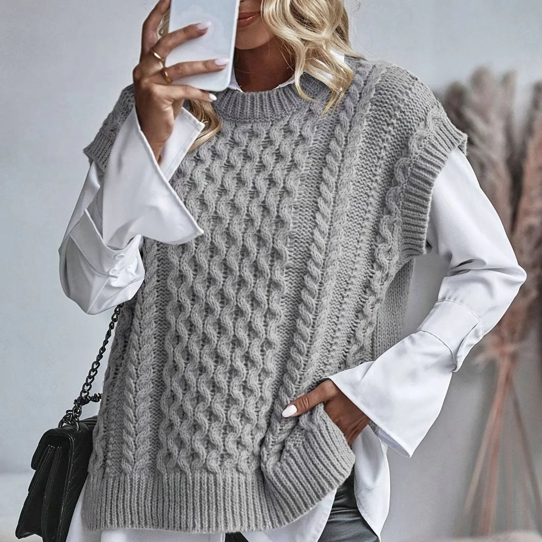 Grå kabelstrikket sweatervest