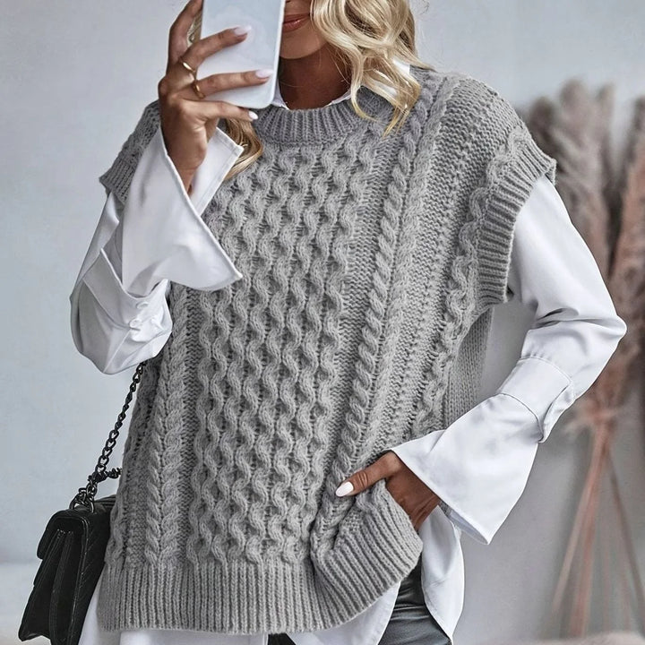 Grå kabelstrikket sweatervest